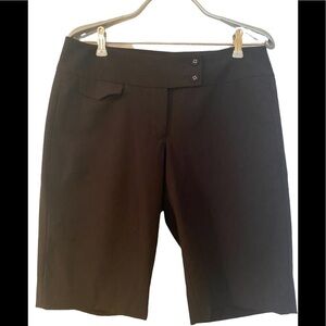 Cabi #893 black bermuda short size 6